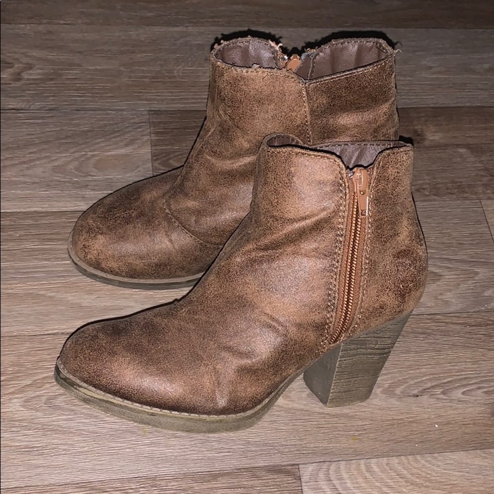 Women’s brown booties